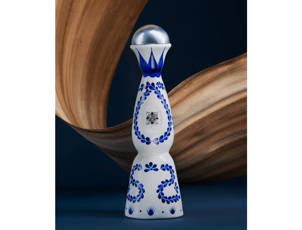 Clase Azul Reposado Tequila – 70cl in Signature Ceramic Decanter - CorporateGifts.London