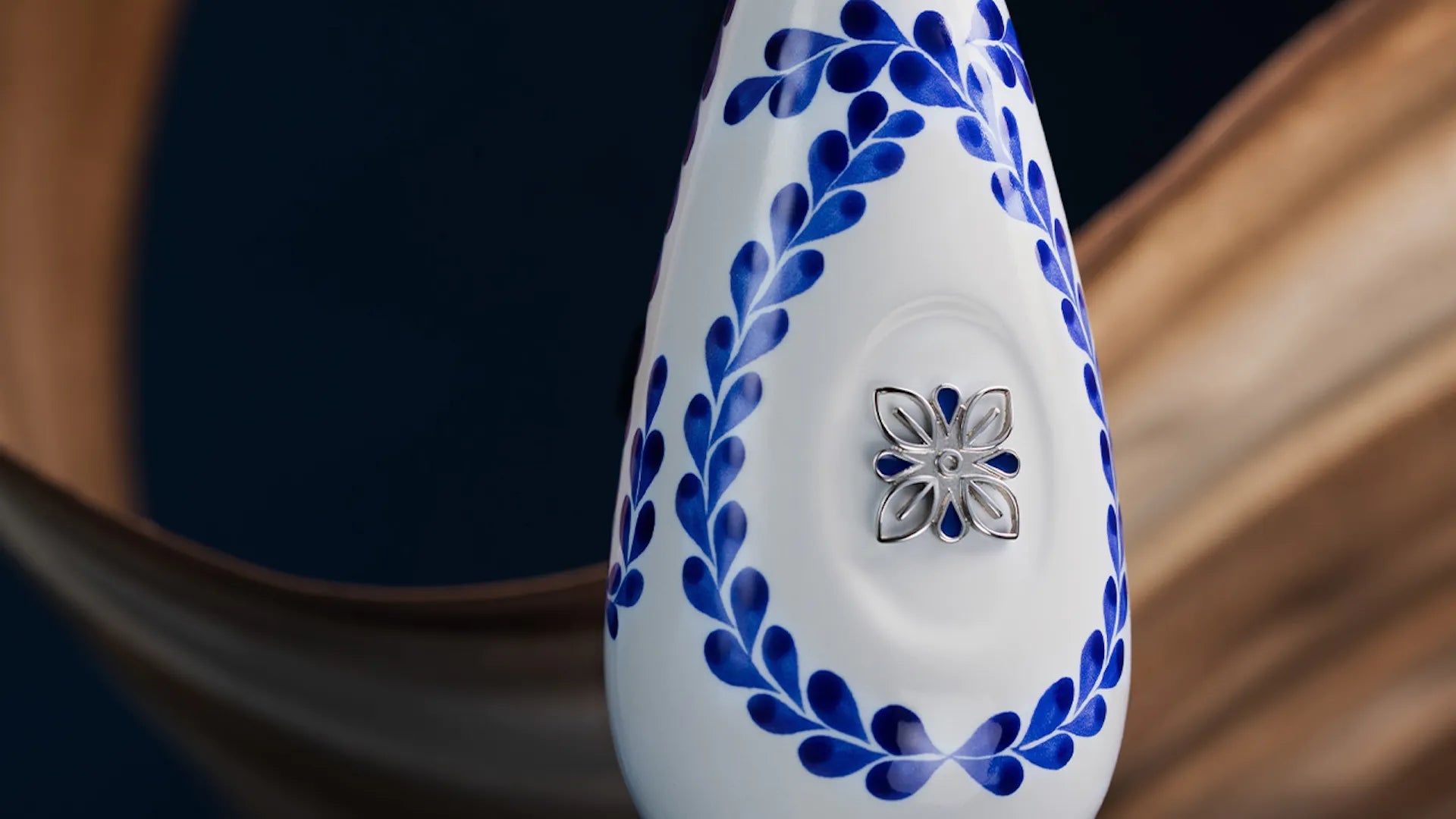 Clase Azul Reposado Tequila – 70cl in Signature Ceramic Decanter - CorporateGifts.London